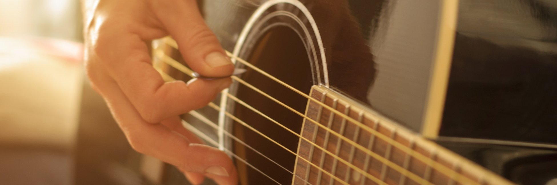 Steel string acoustic guitars for beginners, students and professional musicians at Son of Drum Australia.