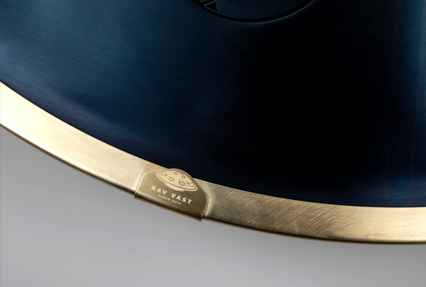 RAV Vast B Celtic Minor sound healing instrument with brass rim