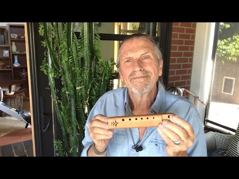 How to play High Spirits Double Nova Pocket Flute Spanish Cedar - G